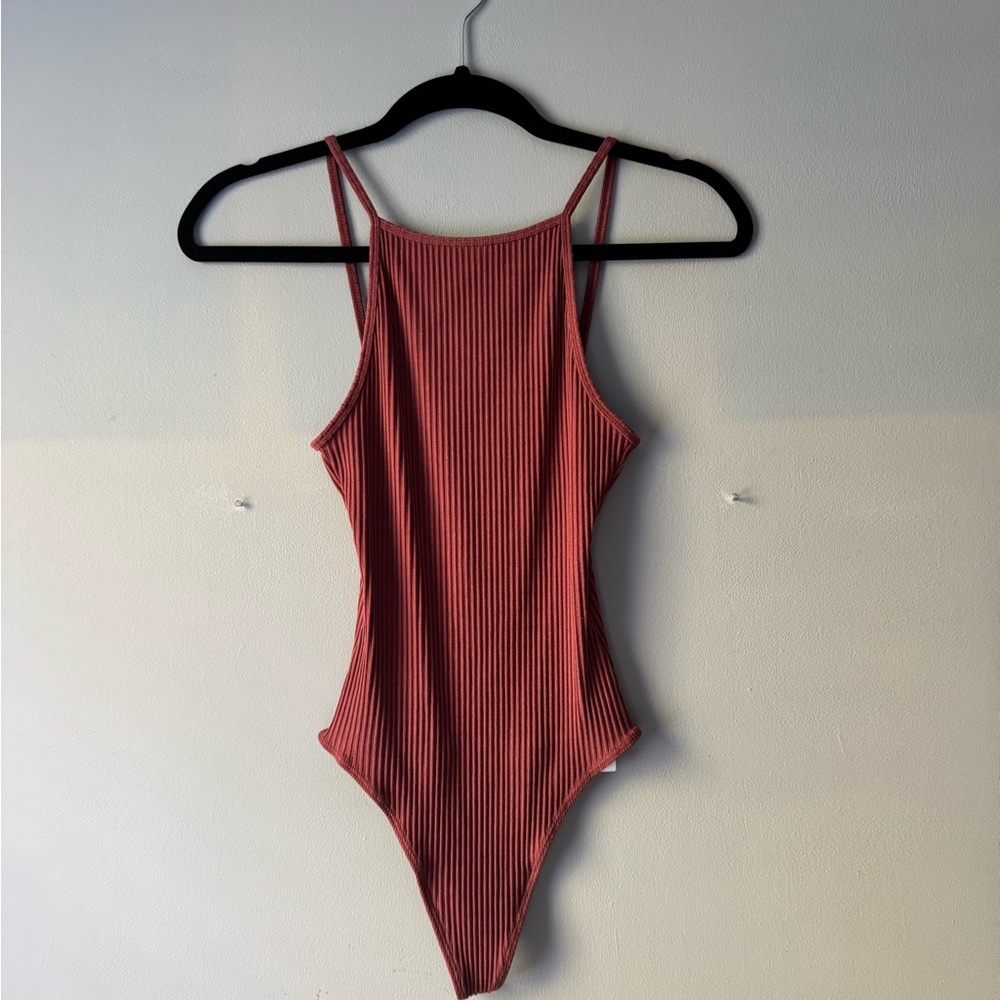 Wilfred Women’s Ribbed High Neck Bodysuit in Mauve Pink